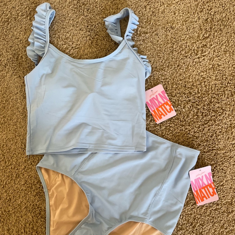 NWT Kortni jeane set in misty blue